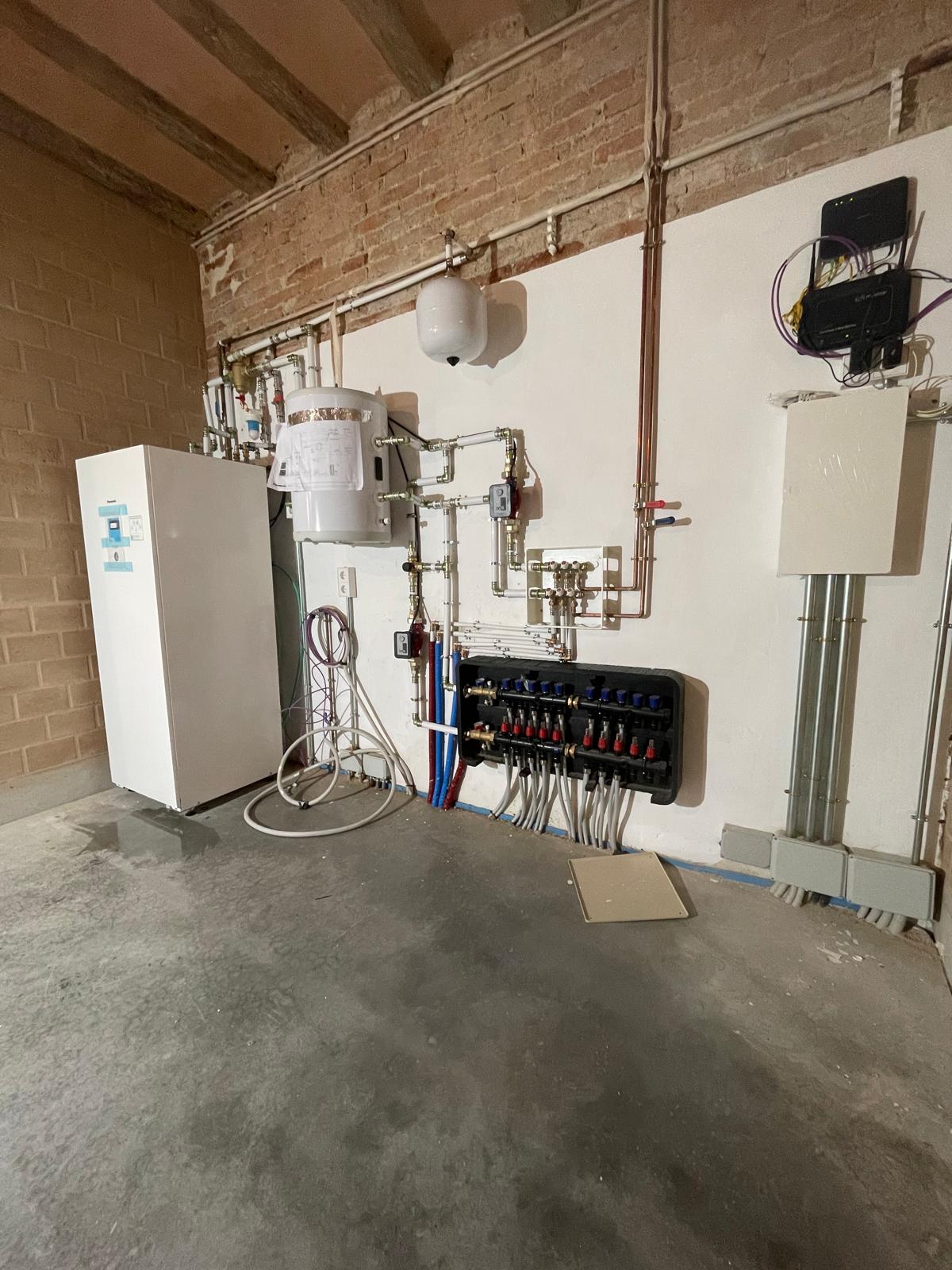 Suelo radiante con aerotermia obra nueva 220m² Matadepera