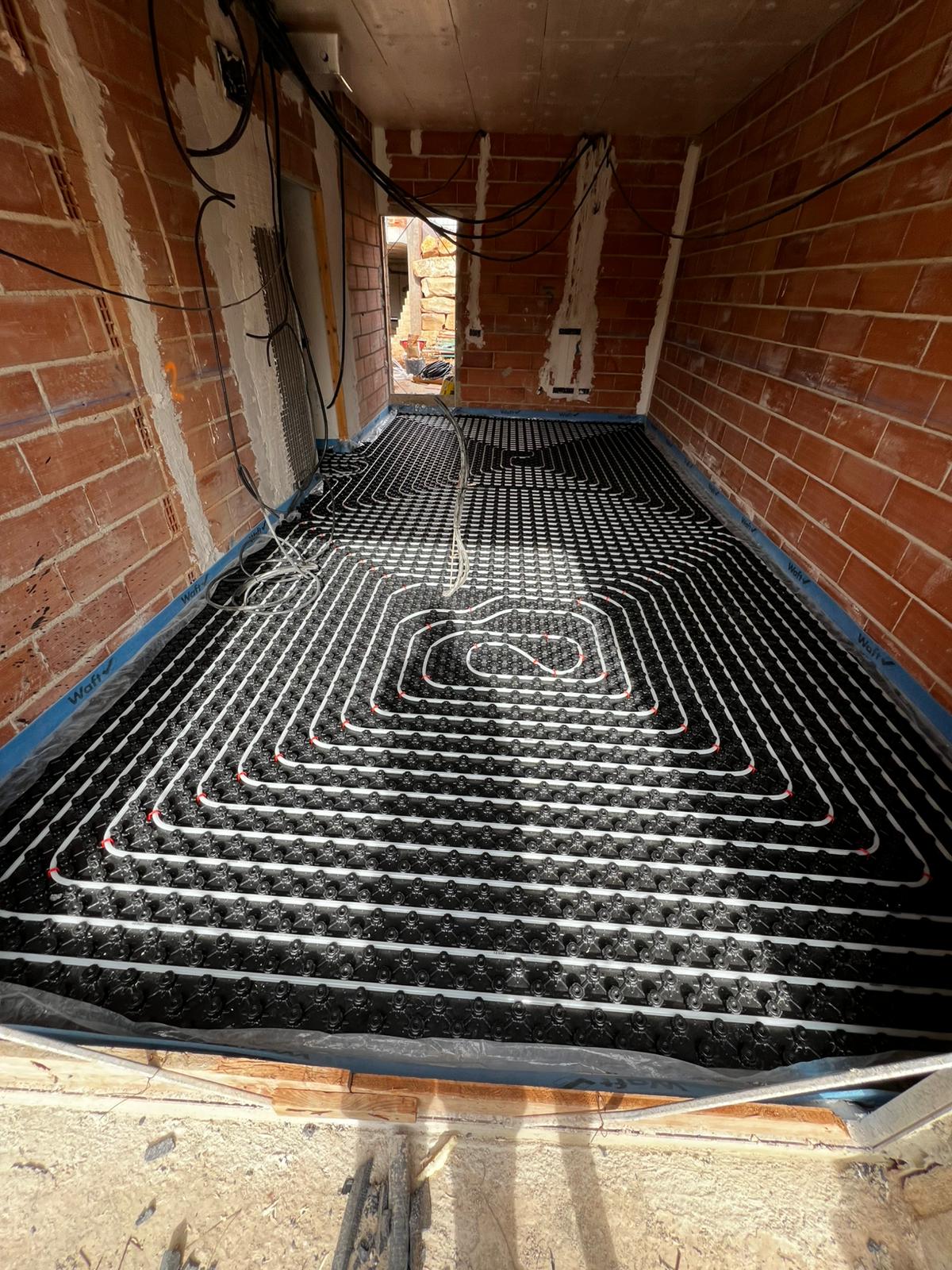 Instalación de paneles solares en cubierta residencial — EnerNova Terrassa